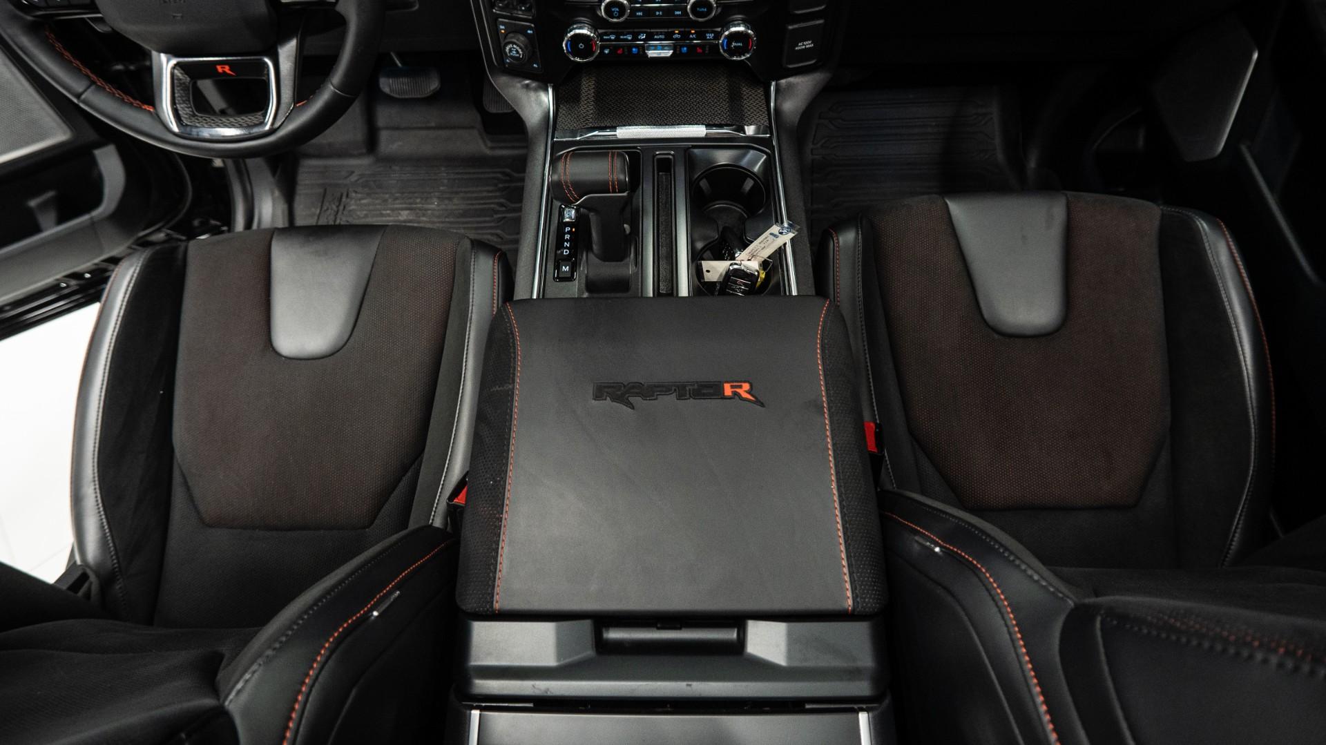 2025 FORD F-150 in Black, photo 35 of 52