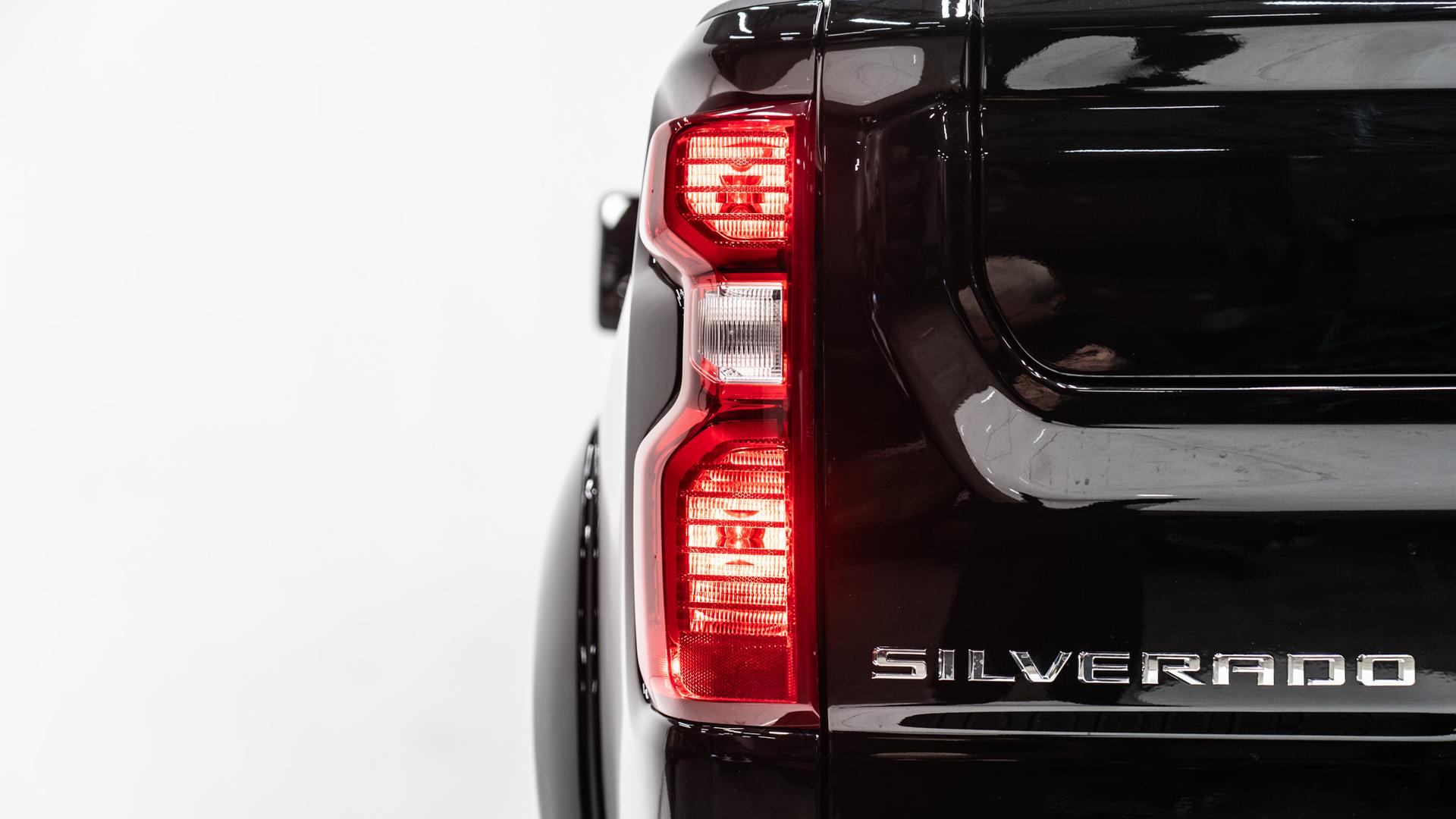 2024 CHEVROLET SILVERADO 2500HD in BLACK, photo 9 of 52