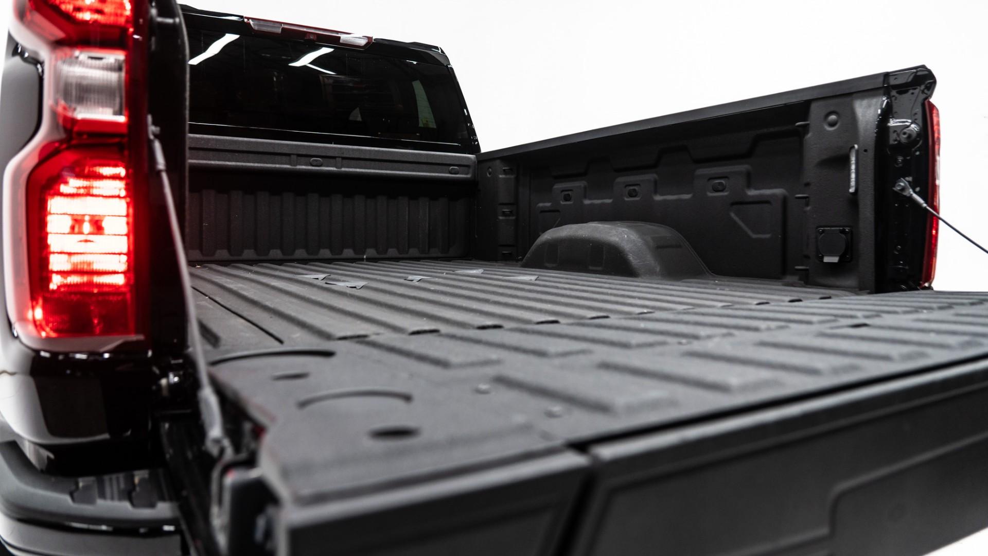 2024 CHEVROLET SILVERADO 2500HD in BLACK, photo 11 of 52