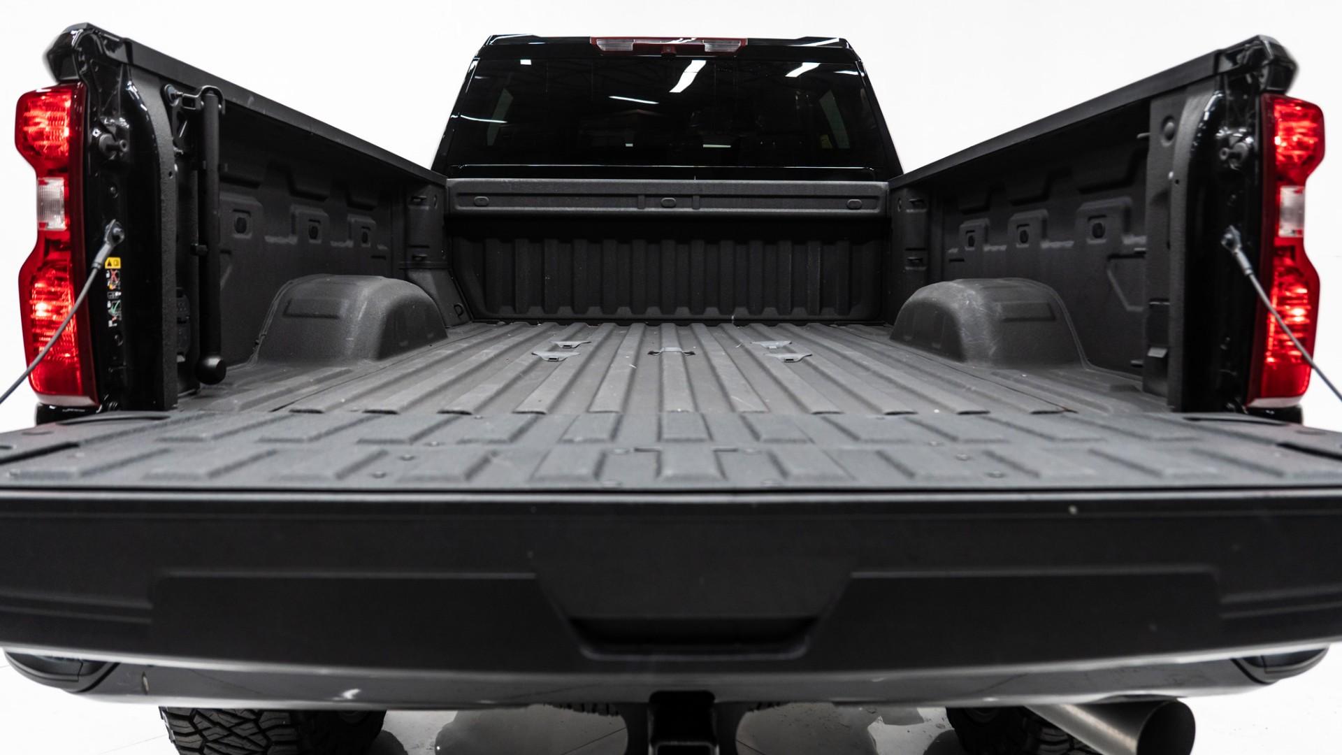 2024 CHEVROLET SILVERADO 2500HD in BLACK, photo 12 of 52