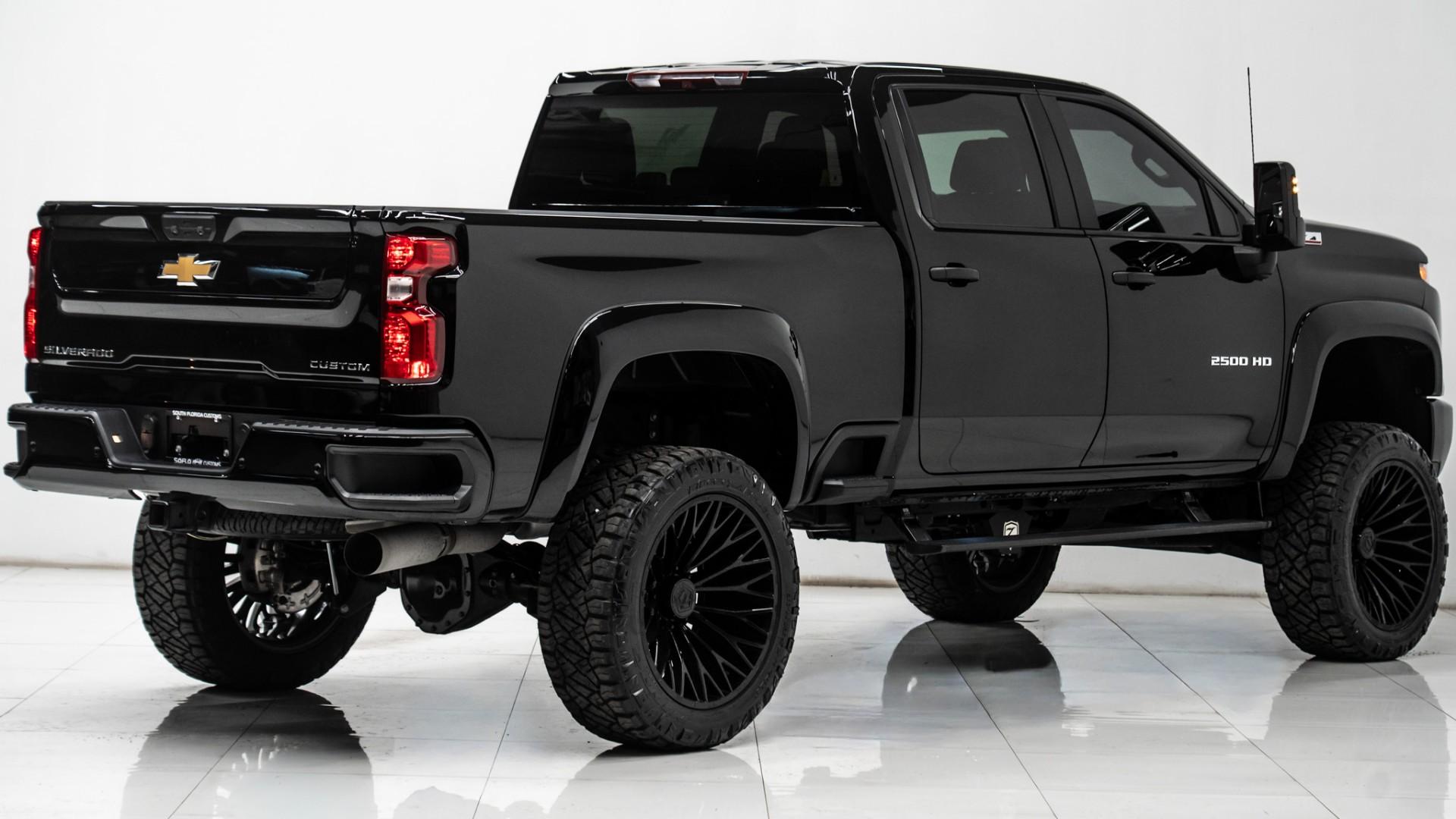 2024 CHEVROLET SILVERADO 2500HD in BLACK, photo 13 of 52