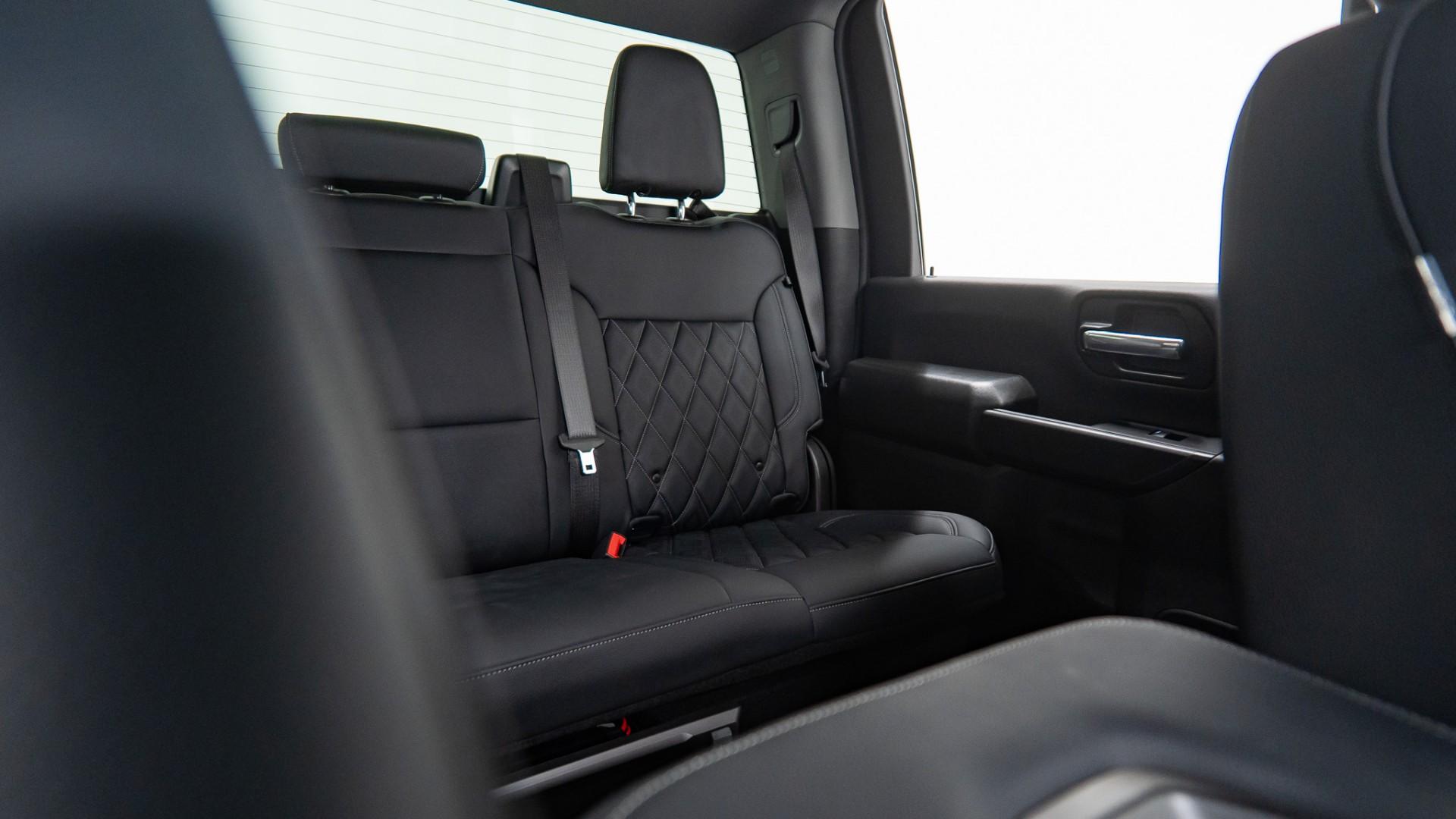 2024 CHEVROLET SILVERADO 2500HD in BLACK, photo 33 of 52