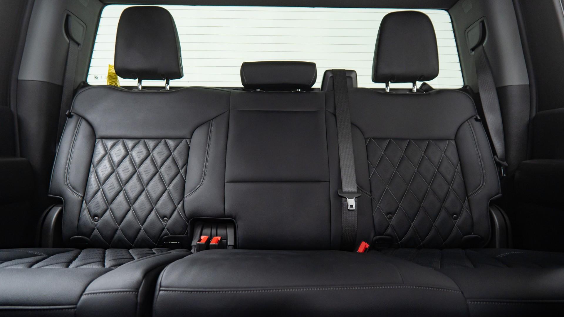 2024 CHEVROLET SILVERADO 2500HD in BLACK, photo 32 of 52