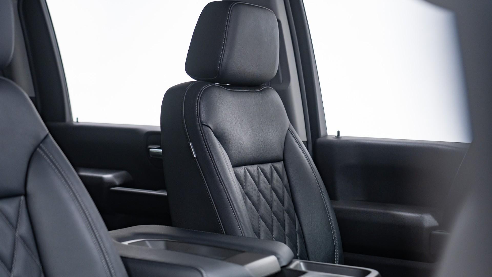 2024 CHEVROLET SILVERADO 2500HD in BLACK, photo 24 of 52