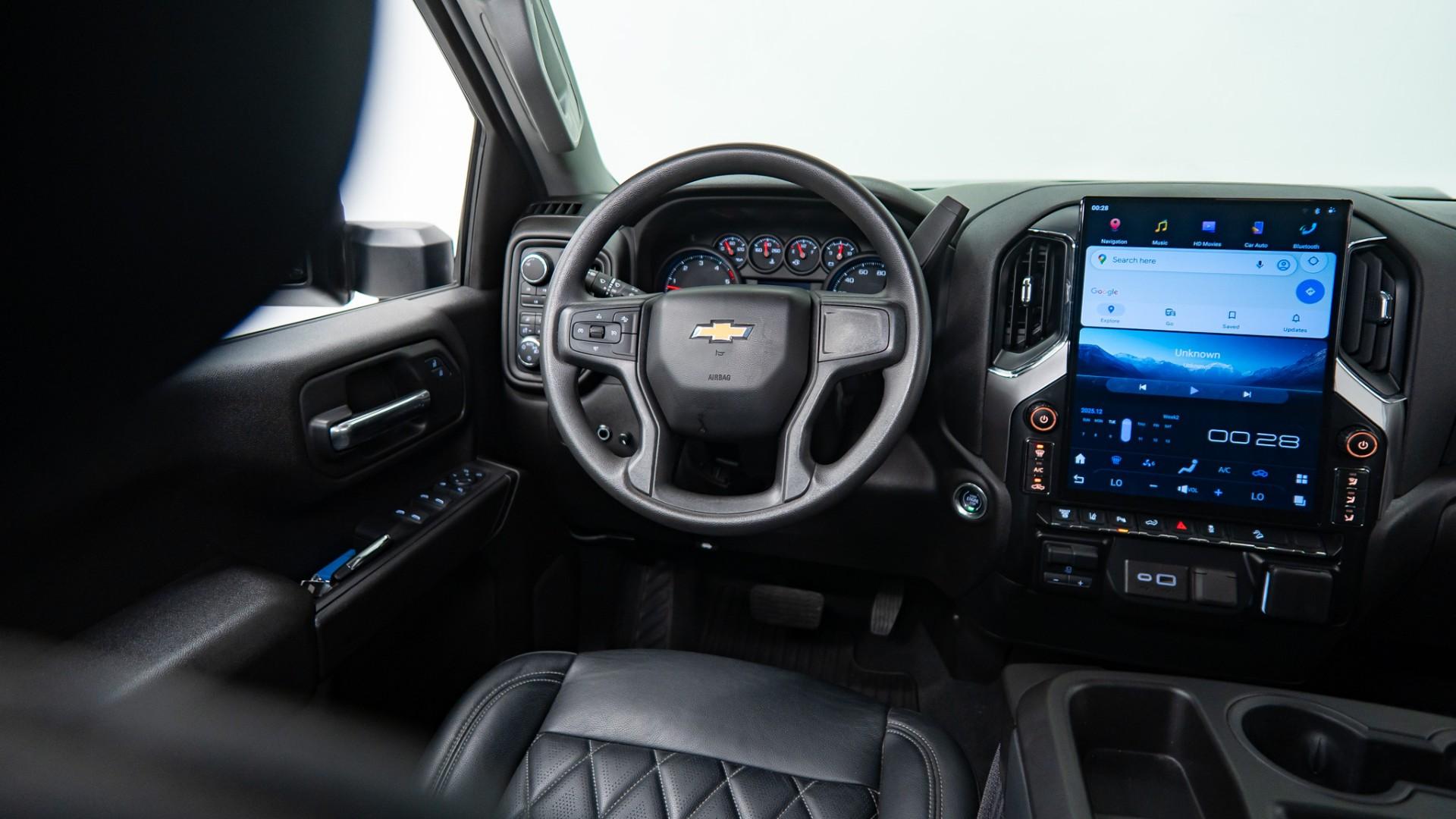 2024 CHEVROLET SILVERADO 2500HD in BLACK, photo 35 of 52