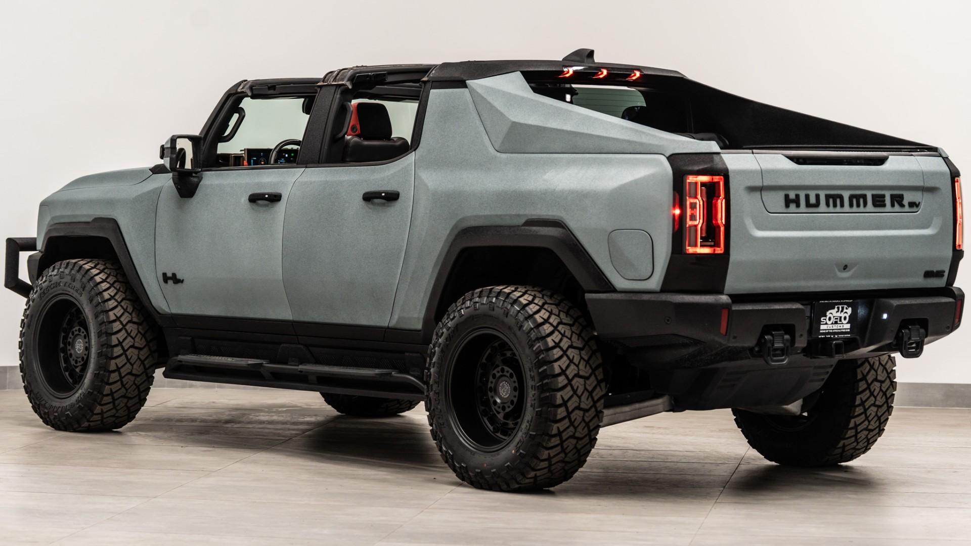2022 GMC HUMMER EV in Gray, photo 12 of 60