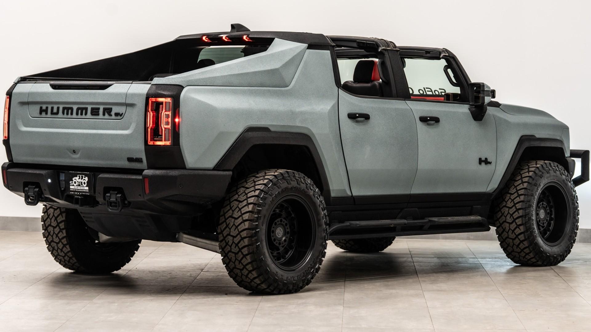 2022 GMC HUMMER EV in Gray, photo 15 of 60