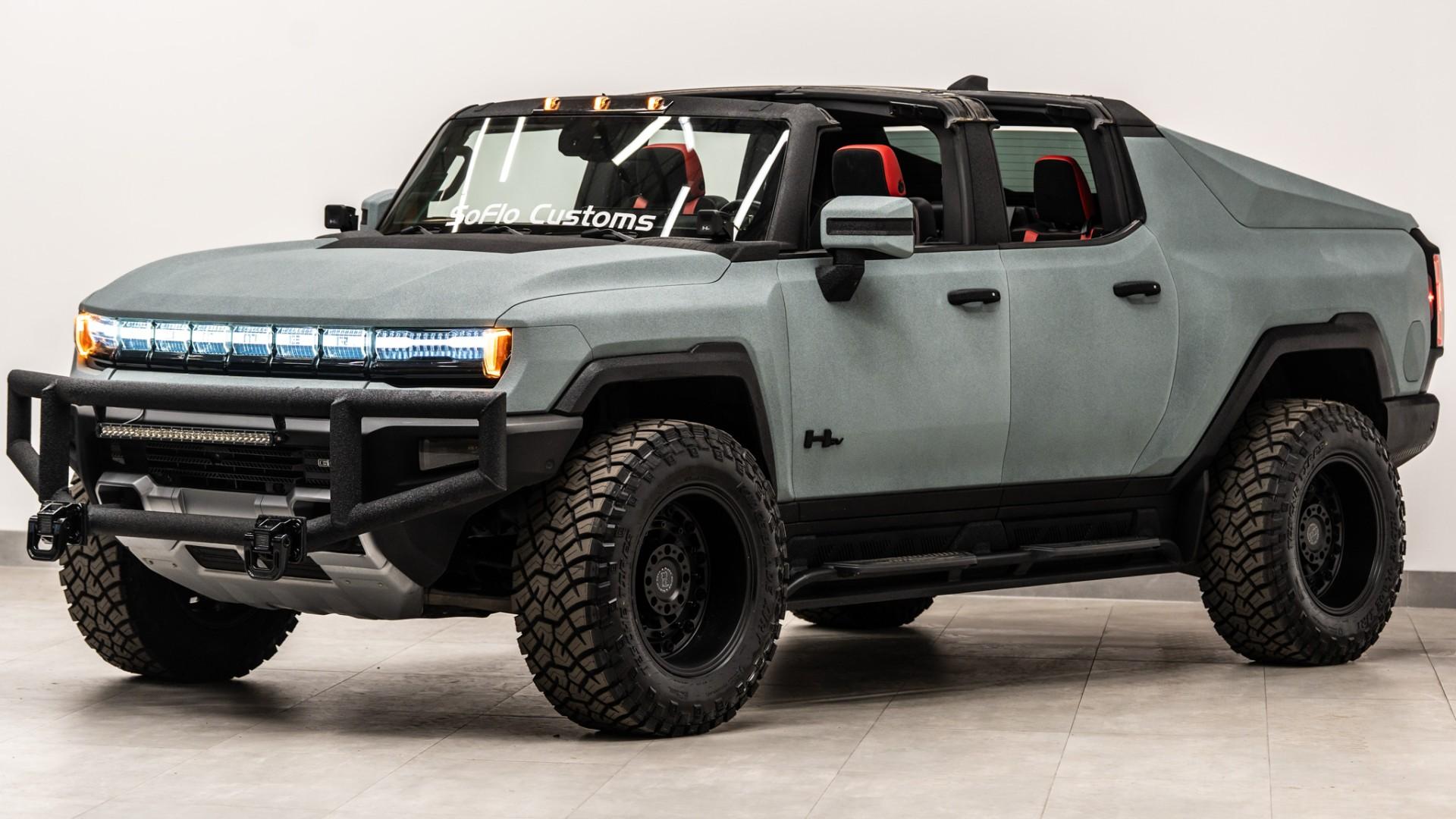 2022 GMC HUMMER EV in Gray, photo 11 of 60