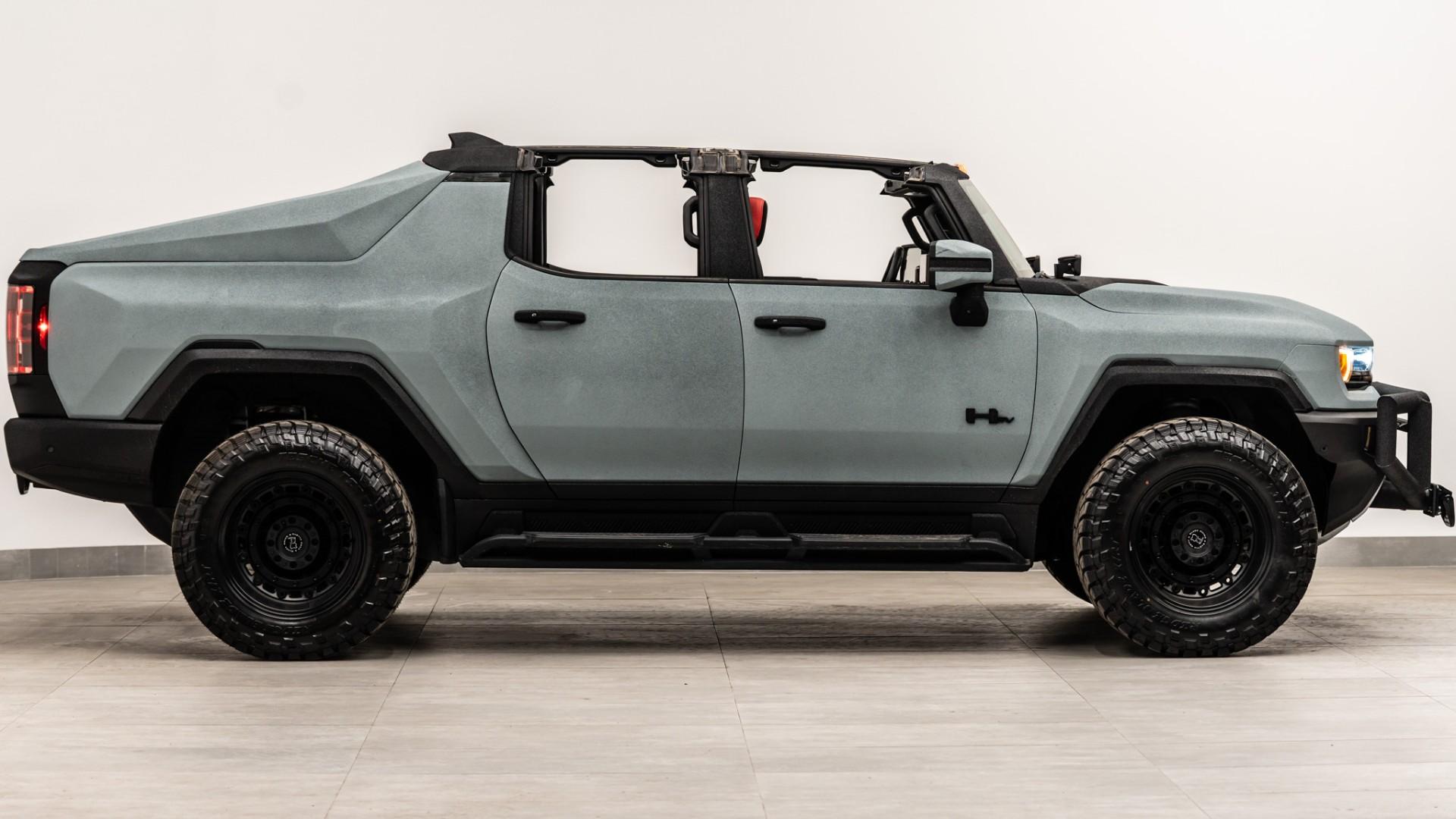 2022 GMC HUMMER EV in Gray, photo 14 of 60