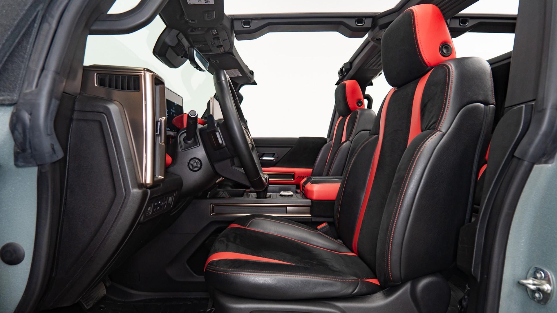 2022 GMC HUMMER EV in Gray, photo 30 of 60