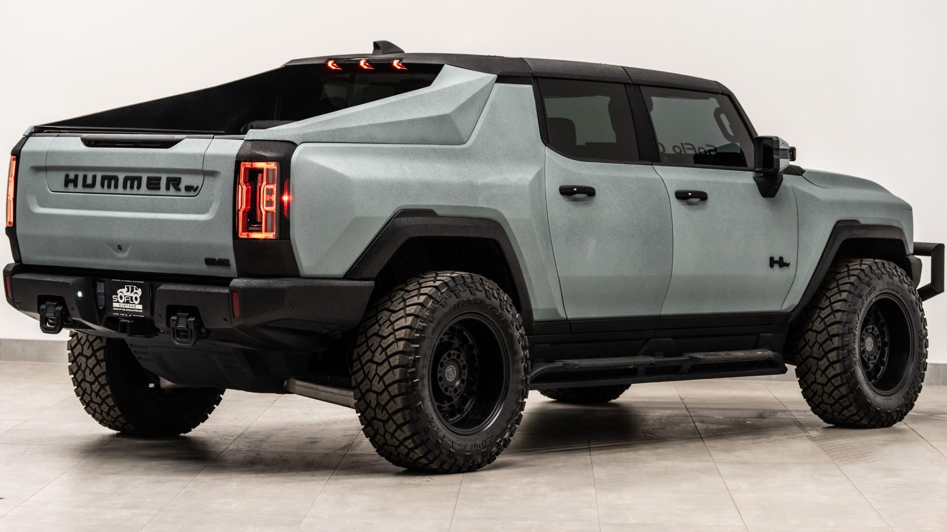 2022 GMC HUMMER EV in Gray, photo 8 of 60