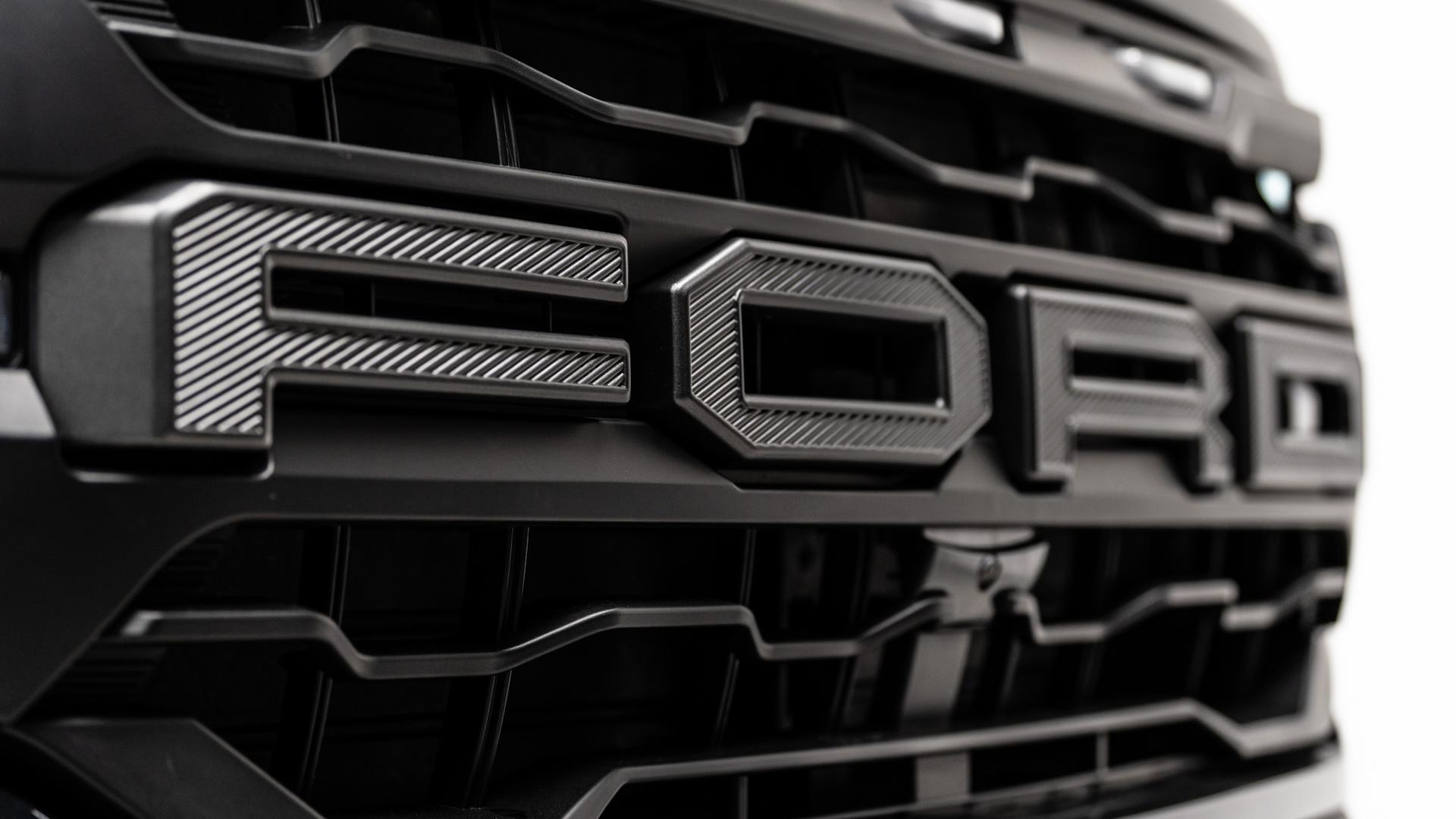2024 FORD F-150 LARIAT in Black, photo 20 of 44