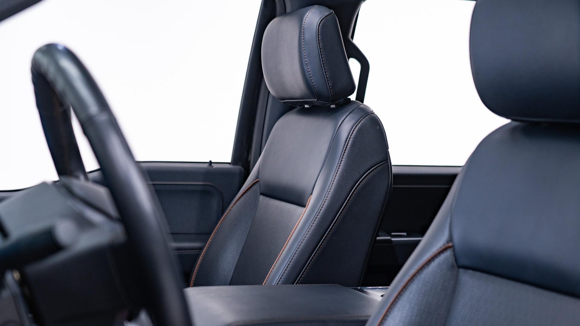 2024 FORD F-150 LARIAT in Black, photo 34 of 44