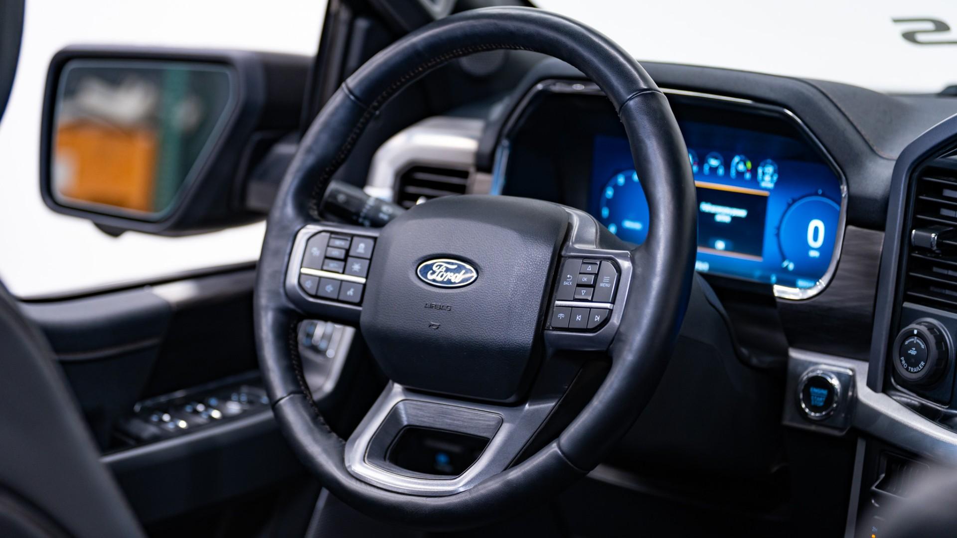 2024 FORD F-150 LARIAT in Black, photo 36 of 44
