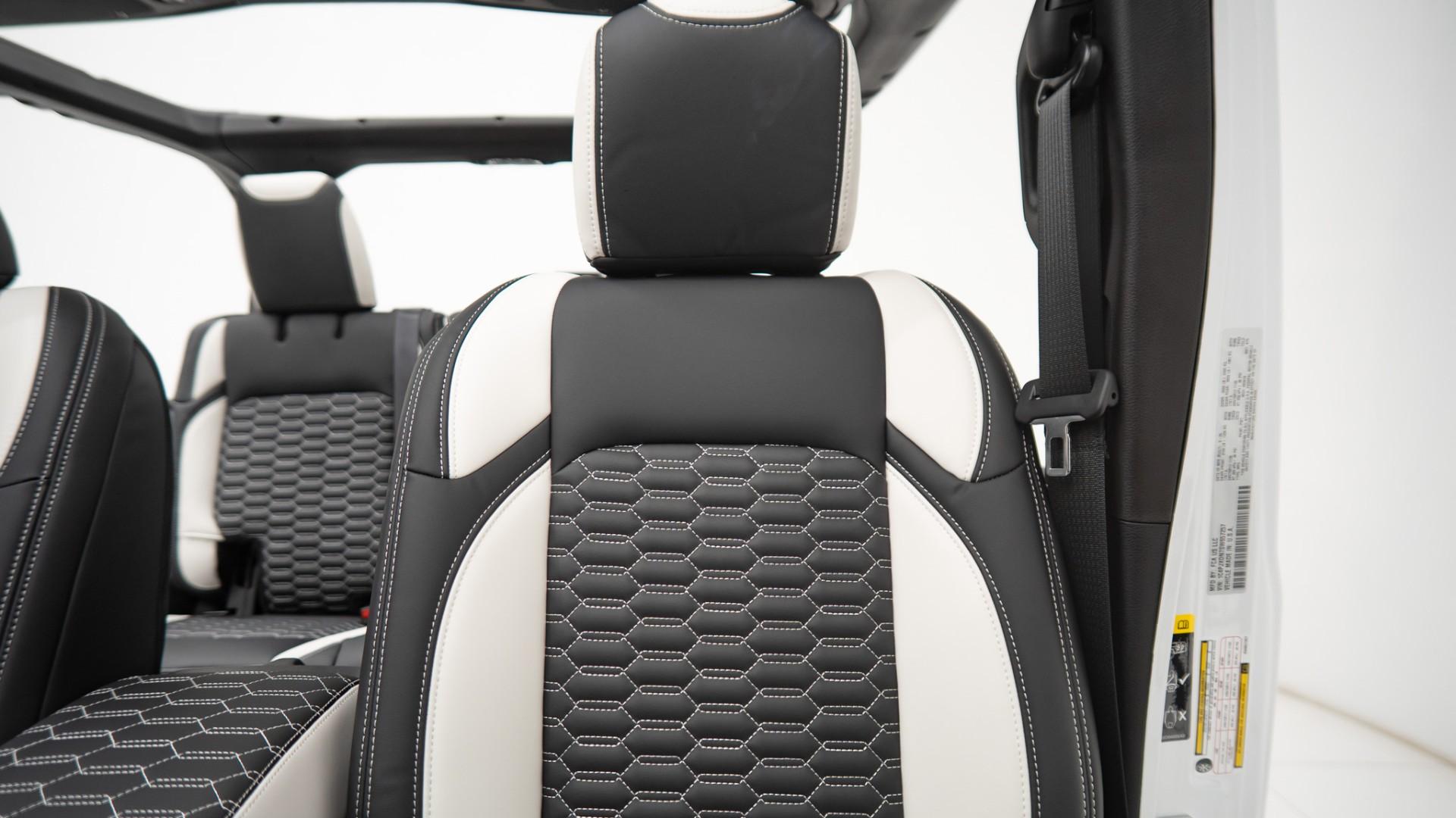 2026 JEEP WRANGLER in White, photo 12 of 33