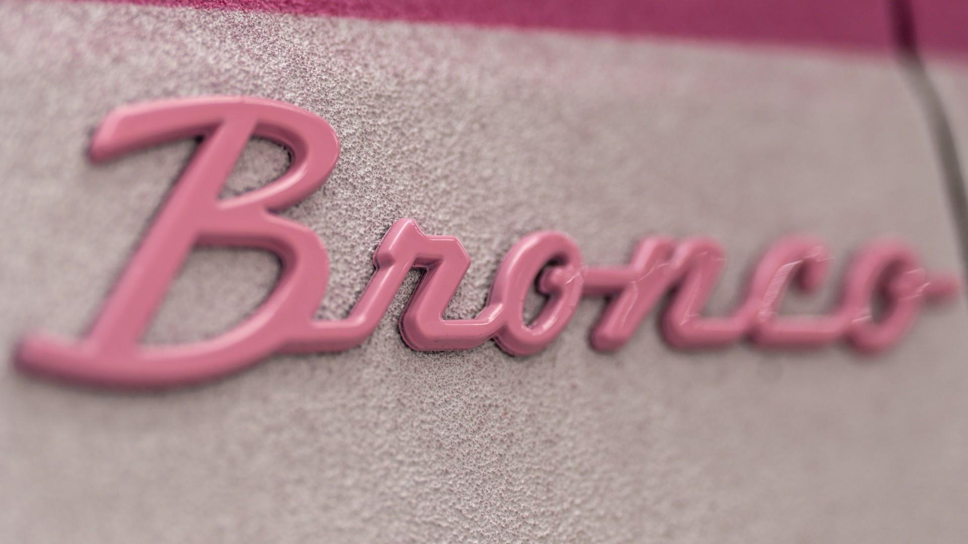2025 FORD BRONCO in Pink, photo 22 of 52