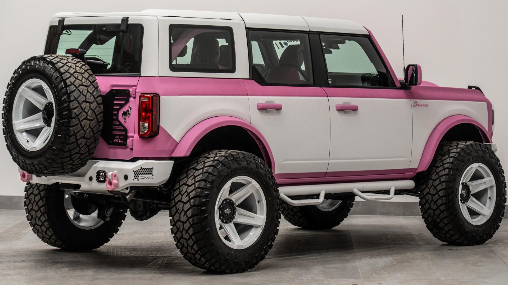 2025 FORD BRONCO in Pink, photo 9 of 52