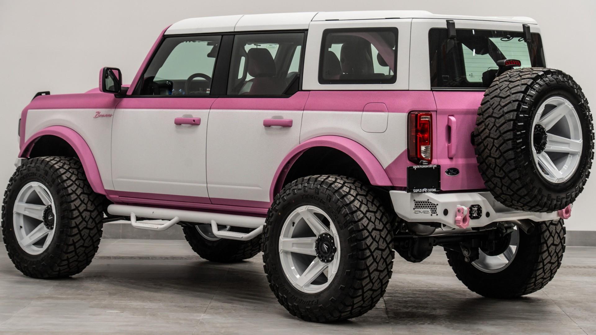 2025 FORD BRONCO in Pink, photo 11 of 52