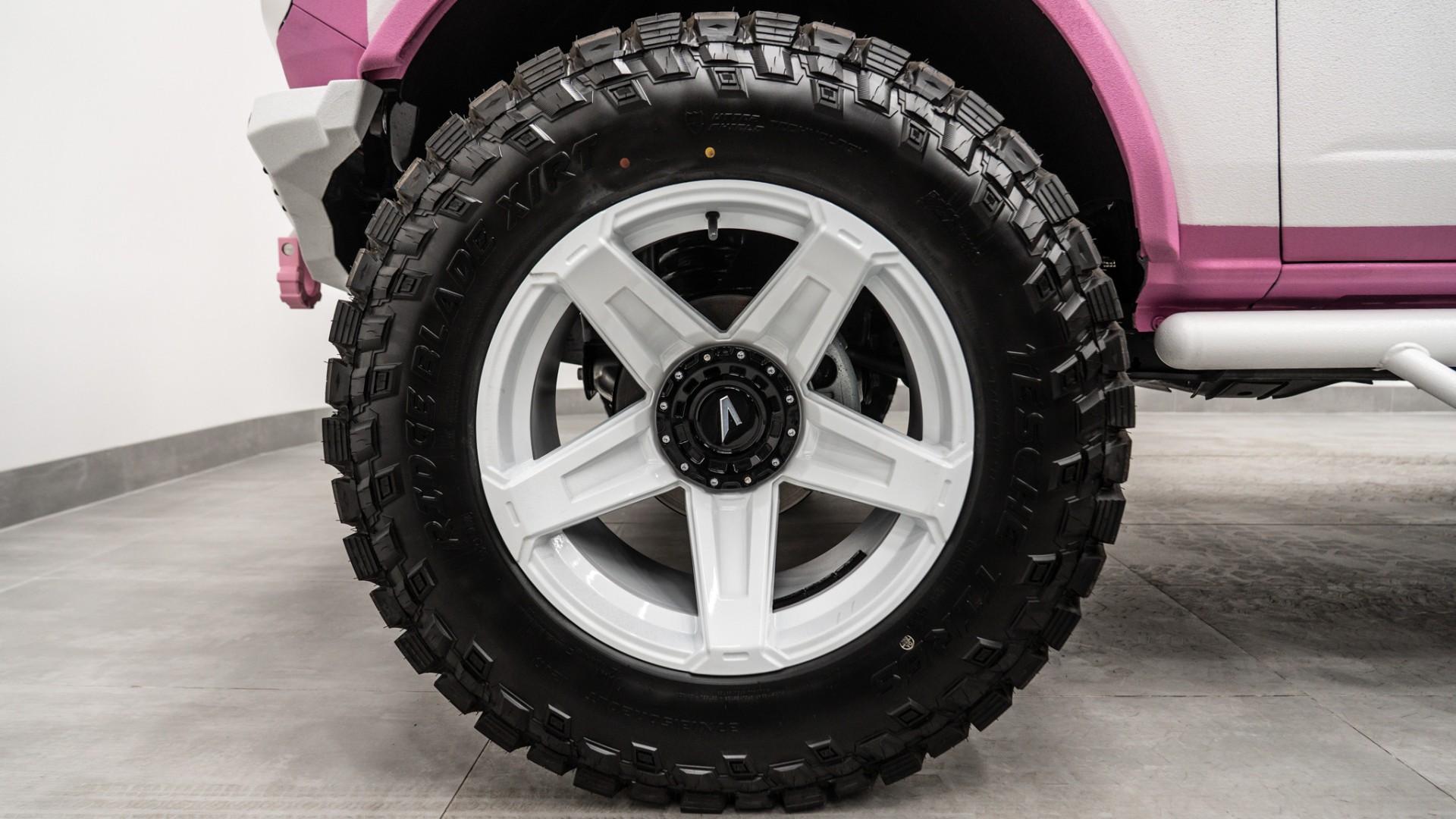 2025 FORD BRONCO in Pink, photo 29 of 52
