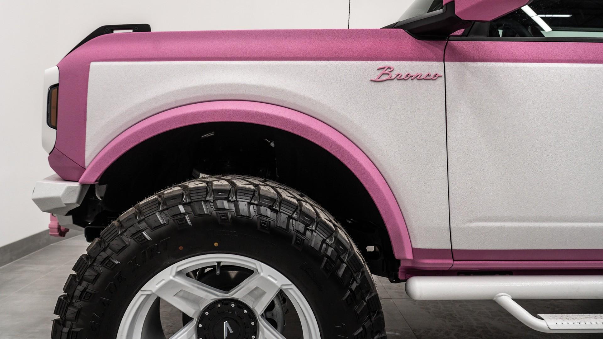 2025 FORD BRONCO in Pink, photo 30 of 52