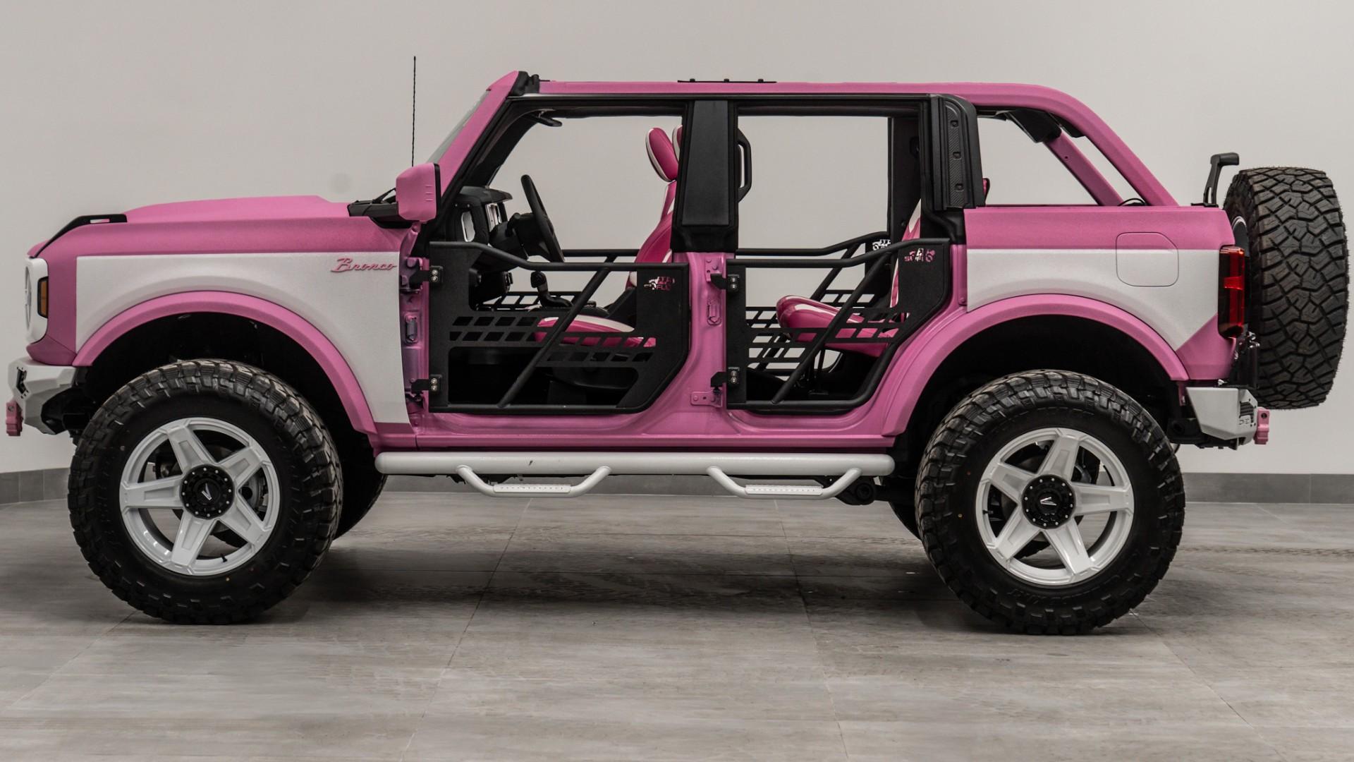 2025 FORD BRONCO in Pink, photo 31 of 52