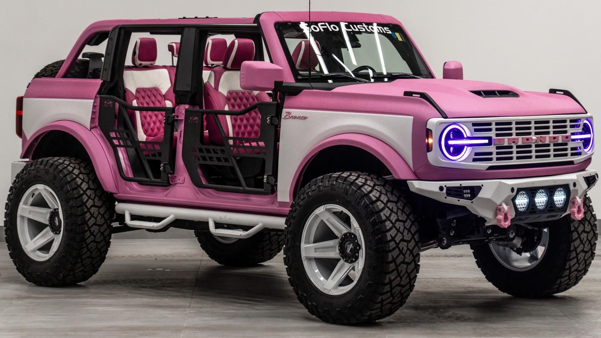 2025 FORD BRONCO in Pink, photo 4 of 52