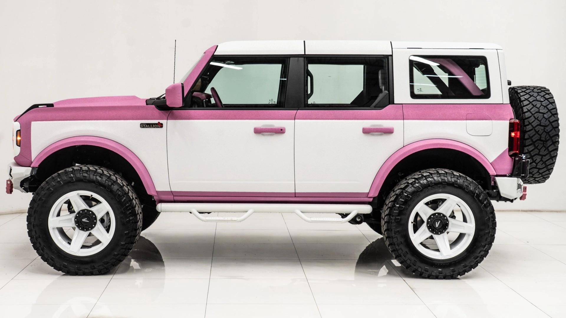 2025 FORD BRONCO in Pink, photo 10 of 37