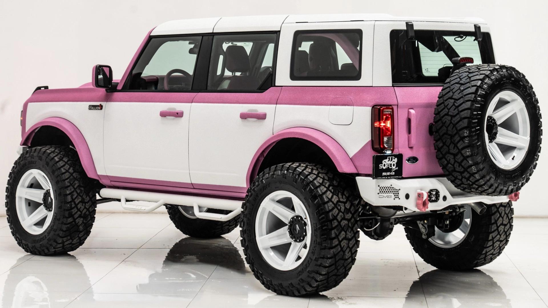 2025 FORD BRONCO in Pink, photo 9 of 37