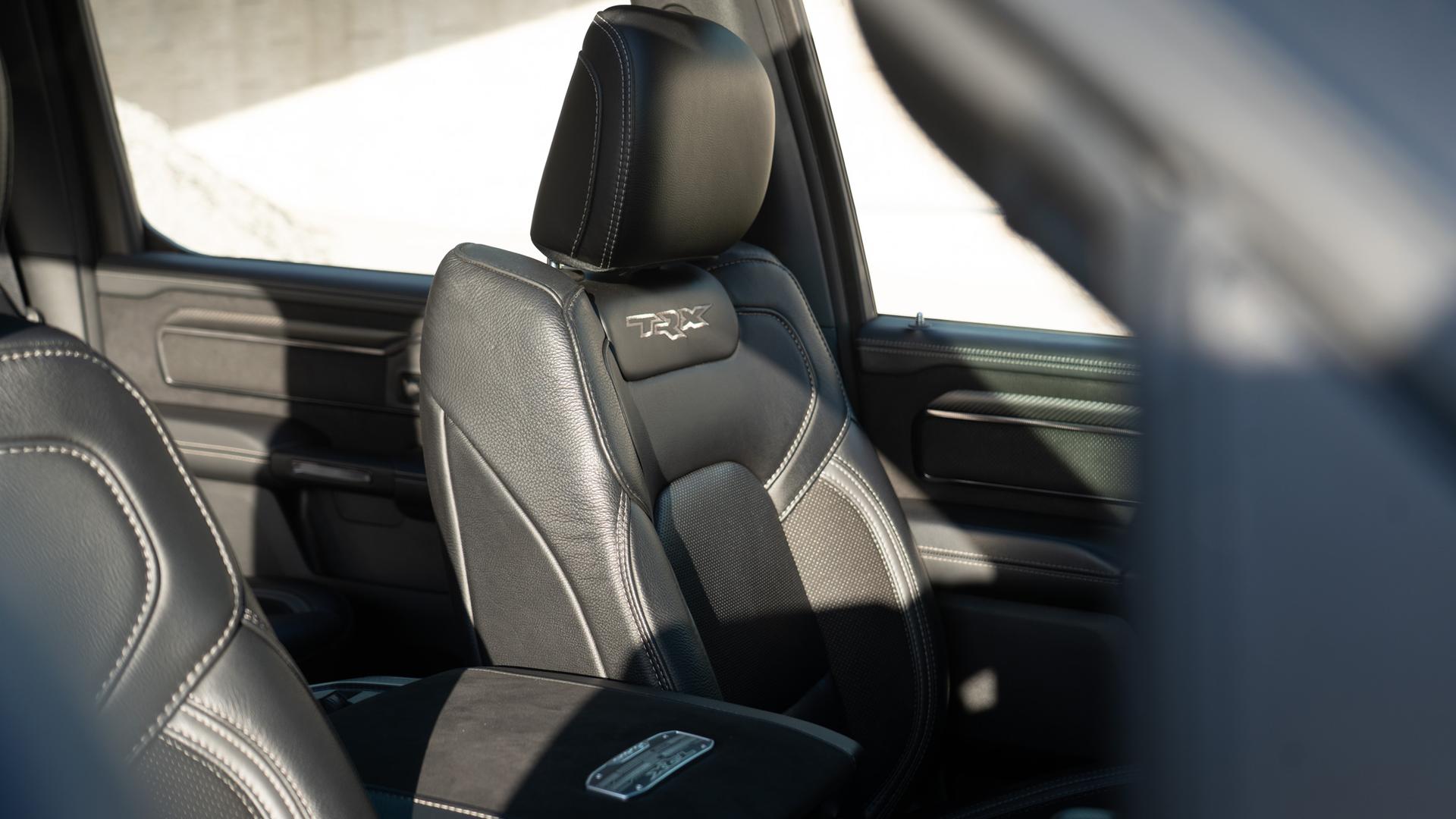 2023 RAM TRX in DIAMOND BLACK CRYSTAL PEARLCOAT, photo 17 of 60