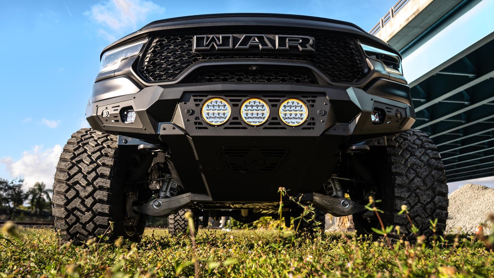 2023 RAM TRX in DIAMOND BLACK CRYSTAL PEARLCOAT, photo 23 of 60
