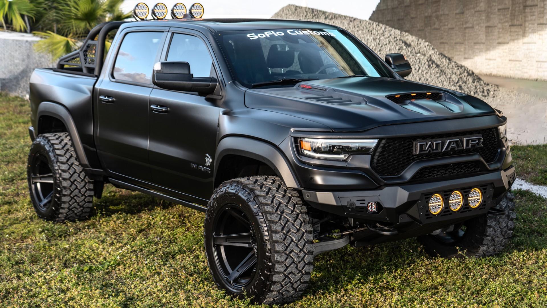 2023 RAM TRX in DIAMOND BLACK CRYSTAL PEARLCOAT, photo 24 of 60