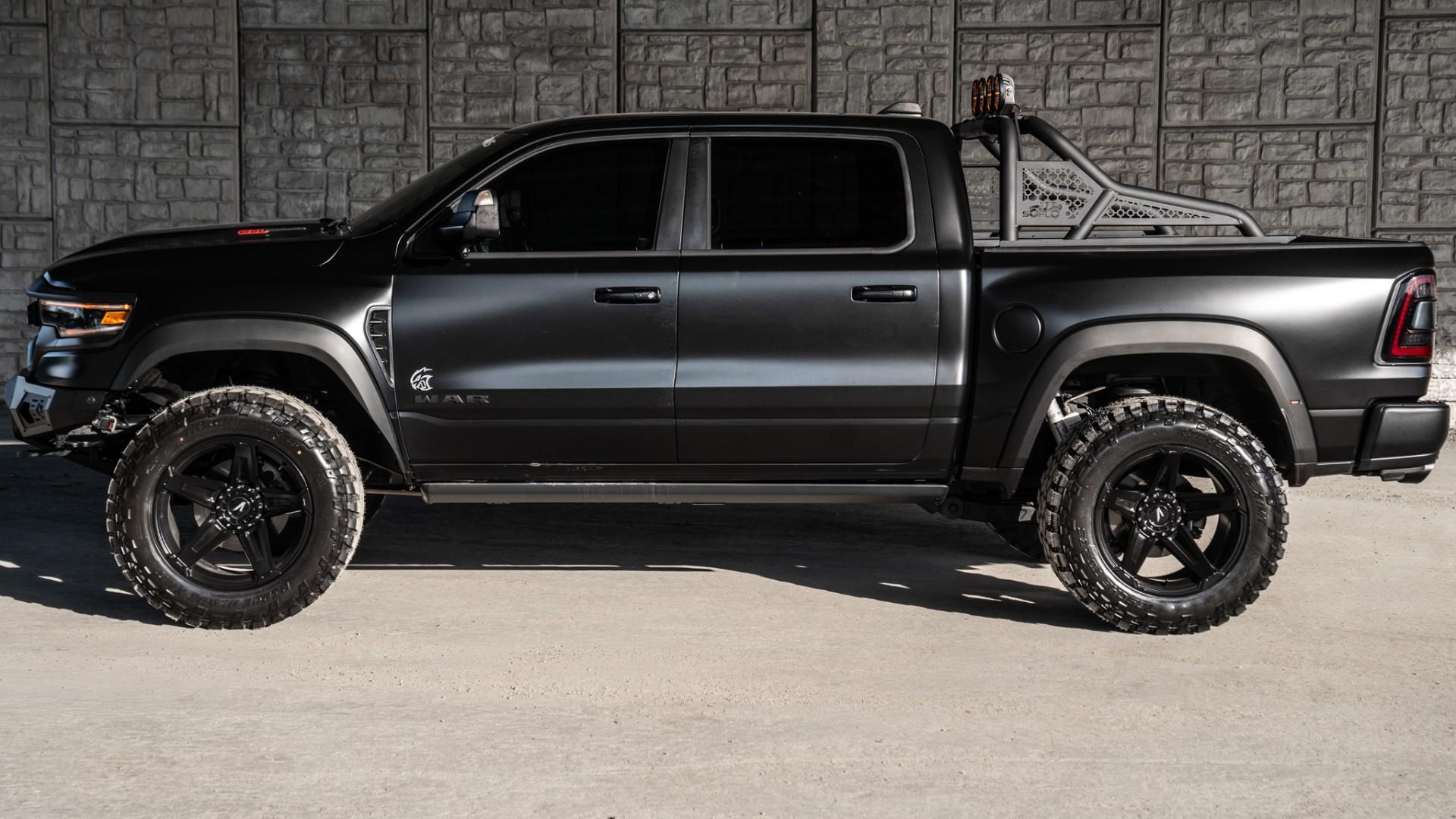 2023 RAM TRX in DIAMOND BLACK CRYSTAL PEARLCOAT, photo 26 of 60