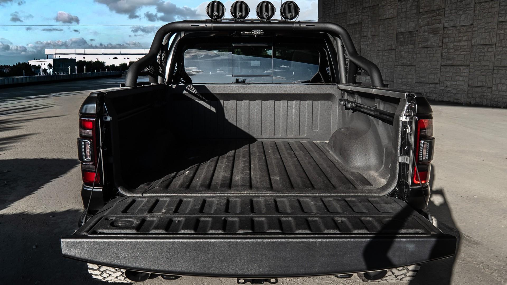 2023 RAM TRX in DIAMOND BLACK CRYSTAL PEARLCOAT, photo 27 of 60