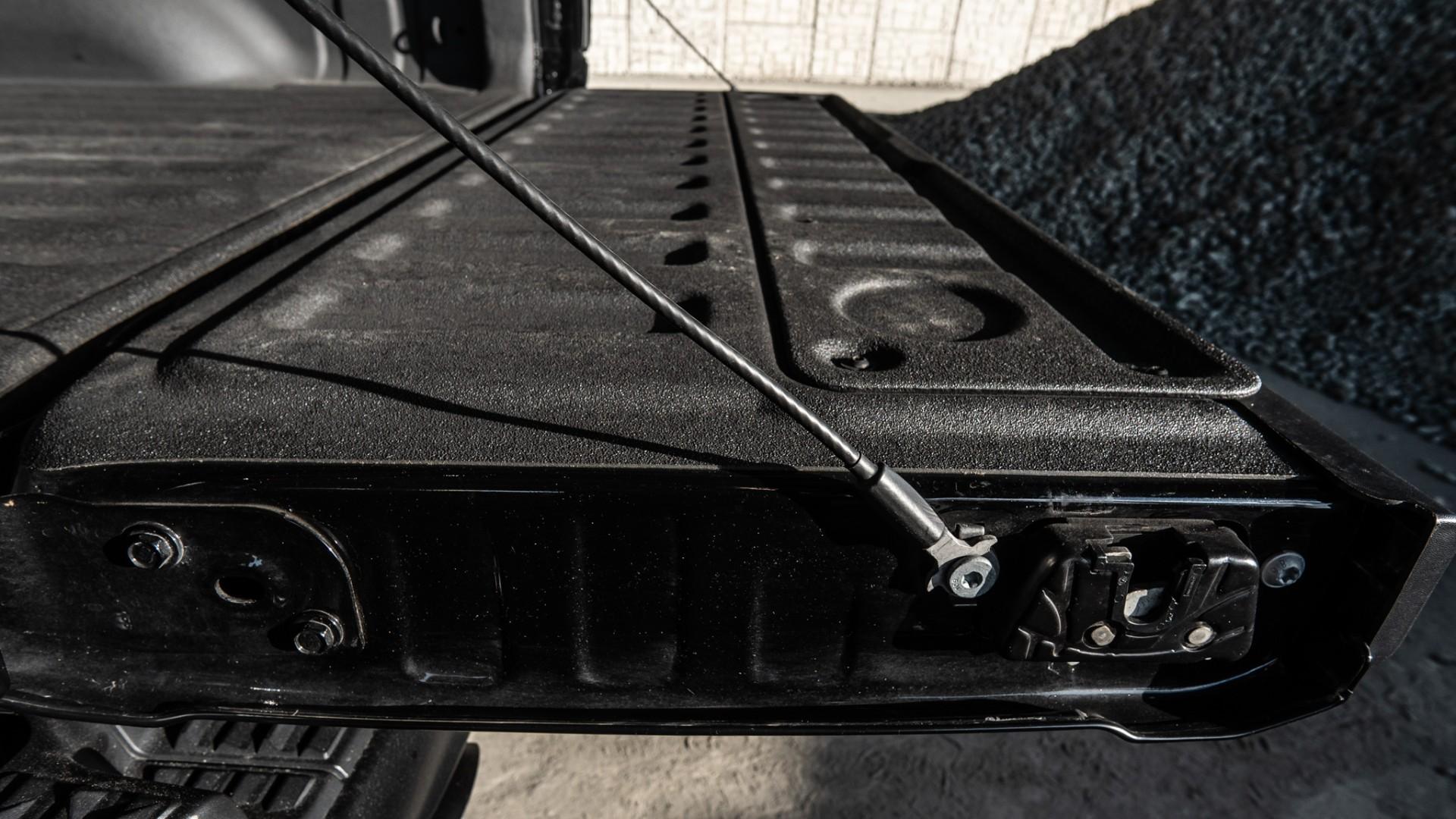 2023 RAM TRX in DIAMOND BLACK CRYSTAL PEARLCOAT, photo 28 of 60