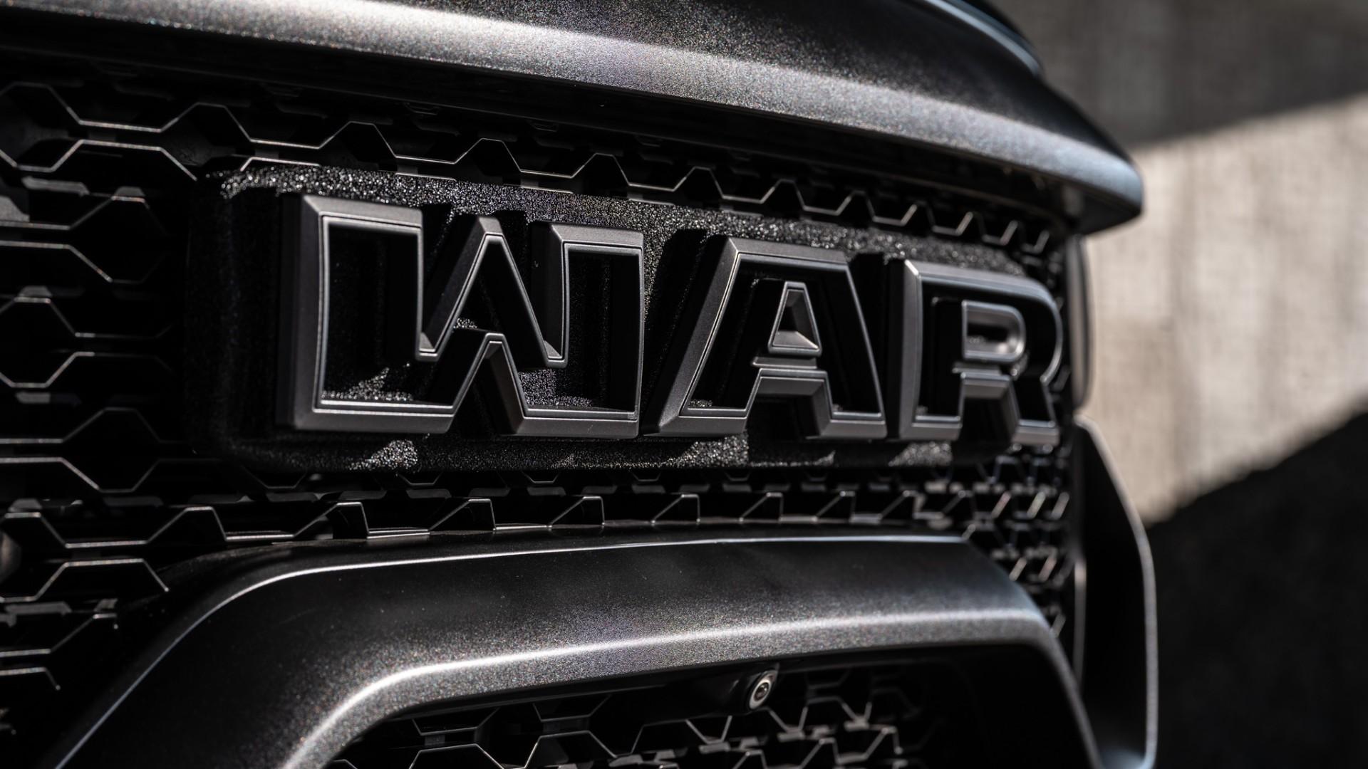 2023 RAM TRX in DIAMOND BLACK CRYSTAL PEARLCOAT, photo 33 of 60