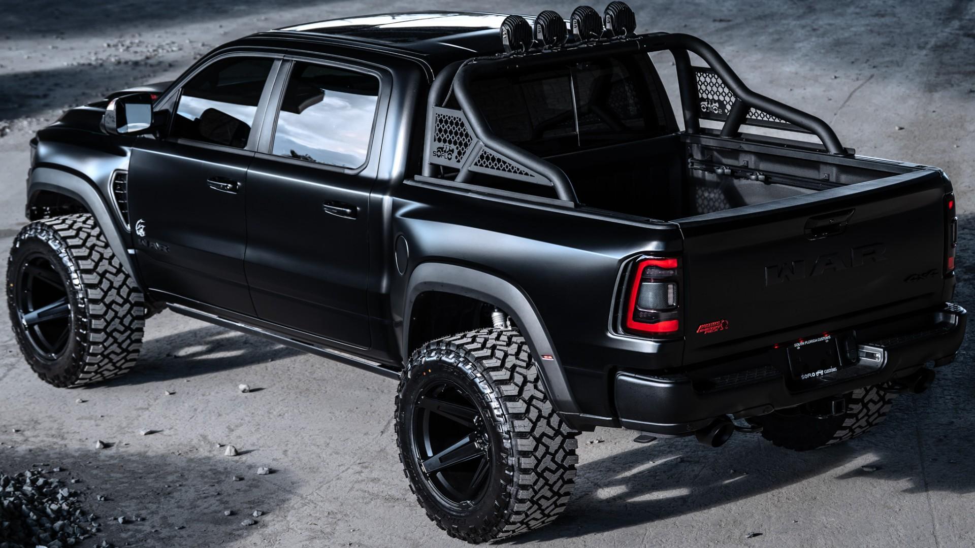 2023 RAM TRX in DIAMOND BLACK CRYSTAL PEARLCOAT, photo 49 of 60