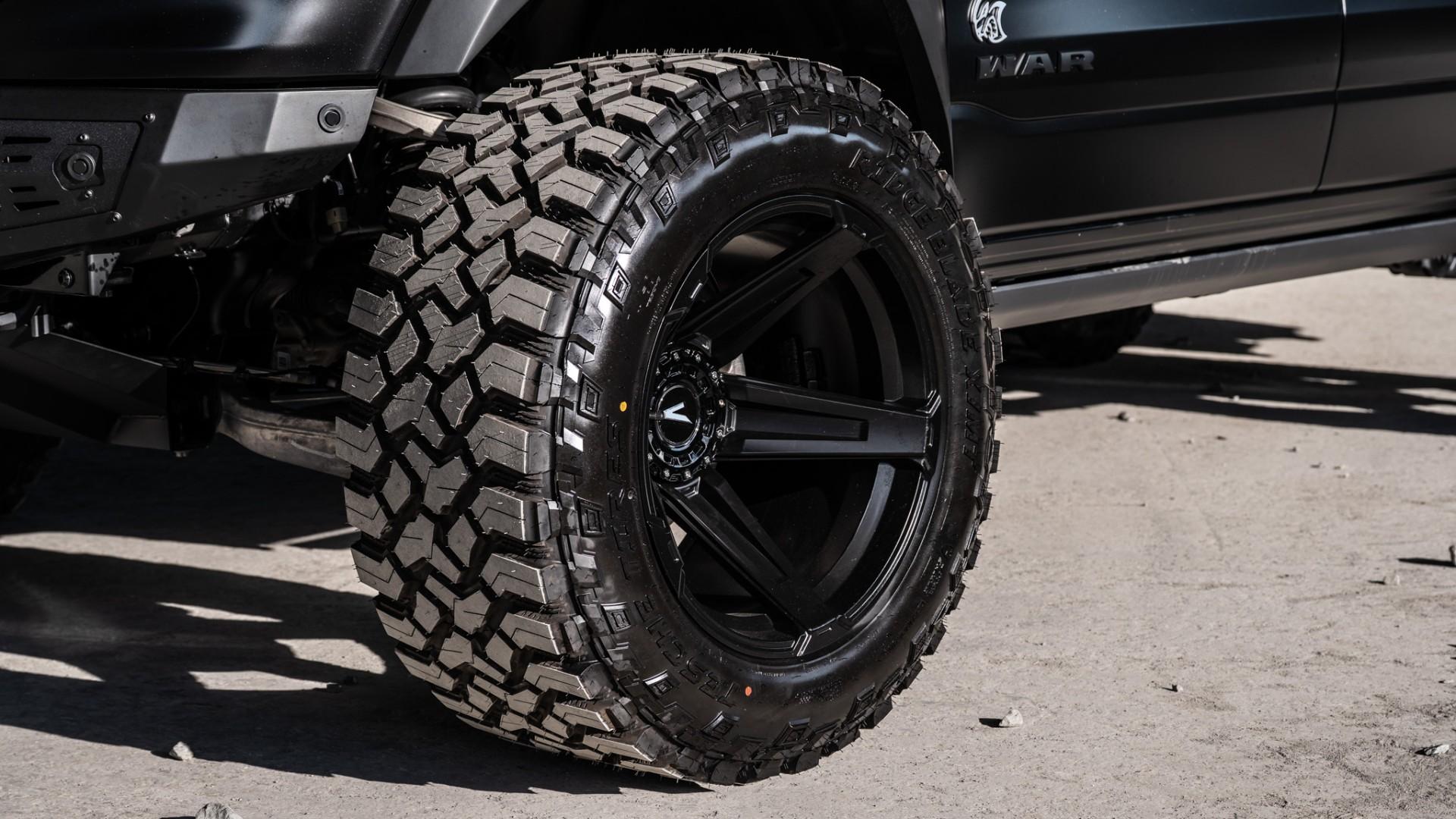 2023 RAM TRX in DIAMOND BLACK CRYSTAL PEARLCOAT, photo 56 of 60