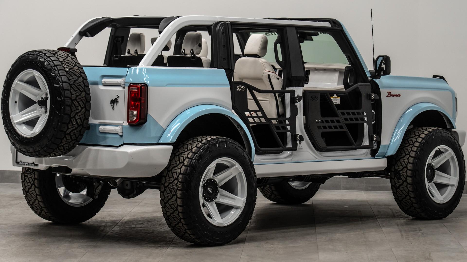 2025 FORD BRONCO in Baby Blue, photo 40 of 60