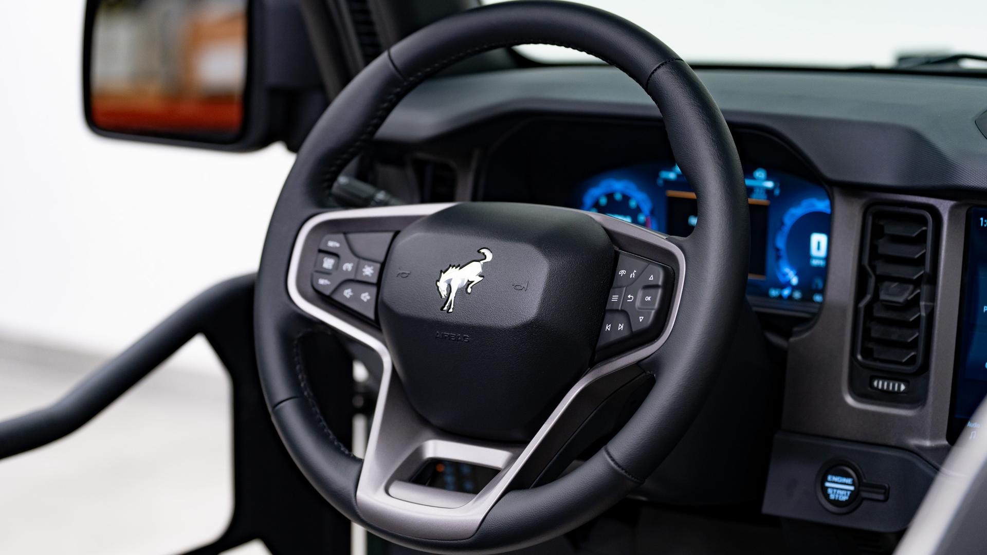 2025 FORD BRONCO in Black, photo 24 of 57