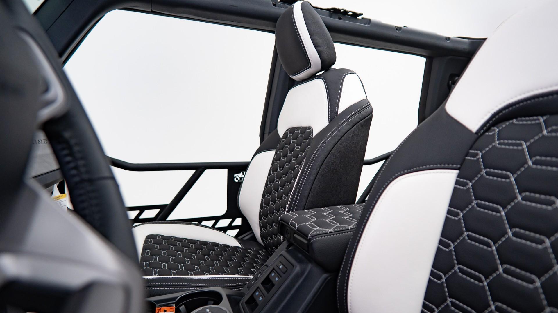 2025 FORD BRONCO in Black, photo 21 of 57