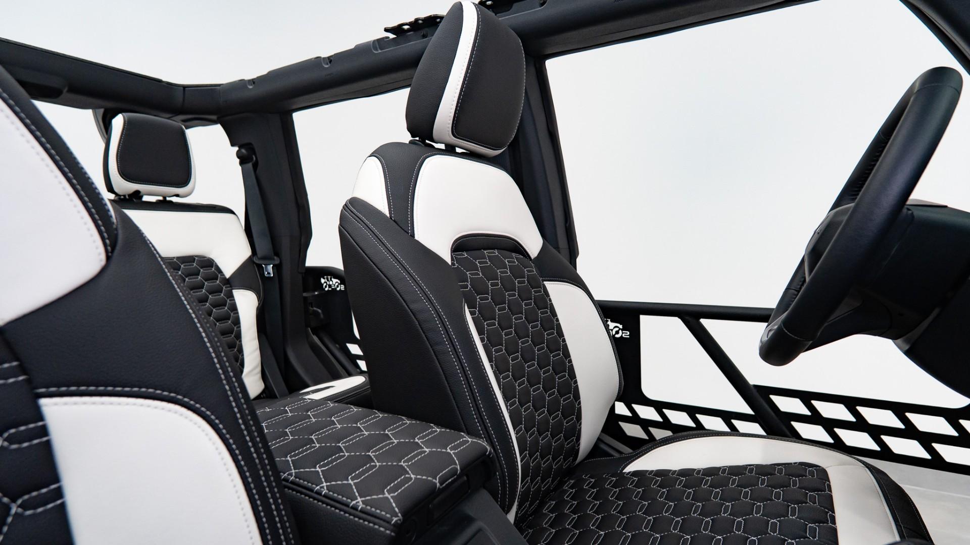 2025 FORD BRONCO in Black, photo 29 of 57