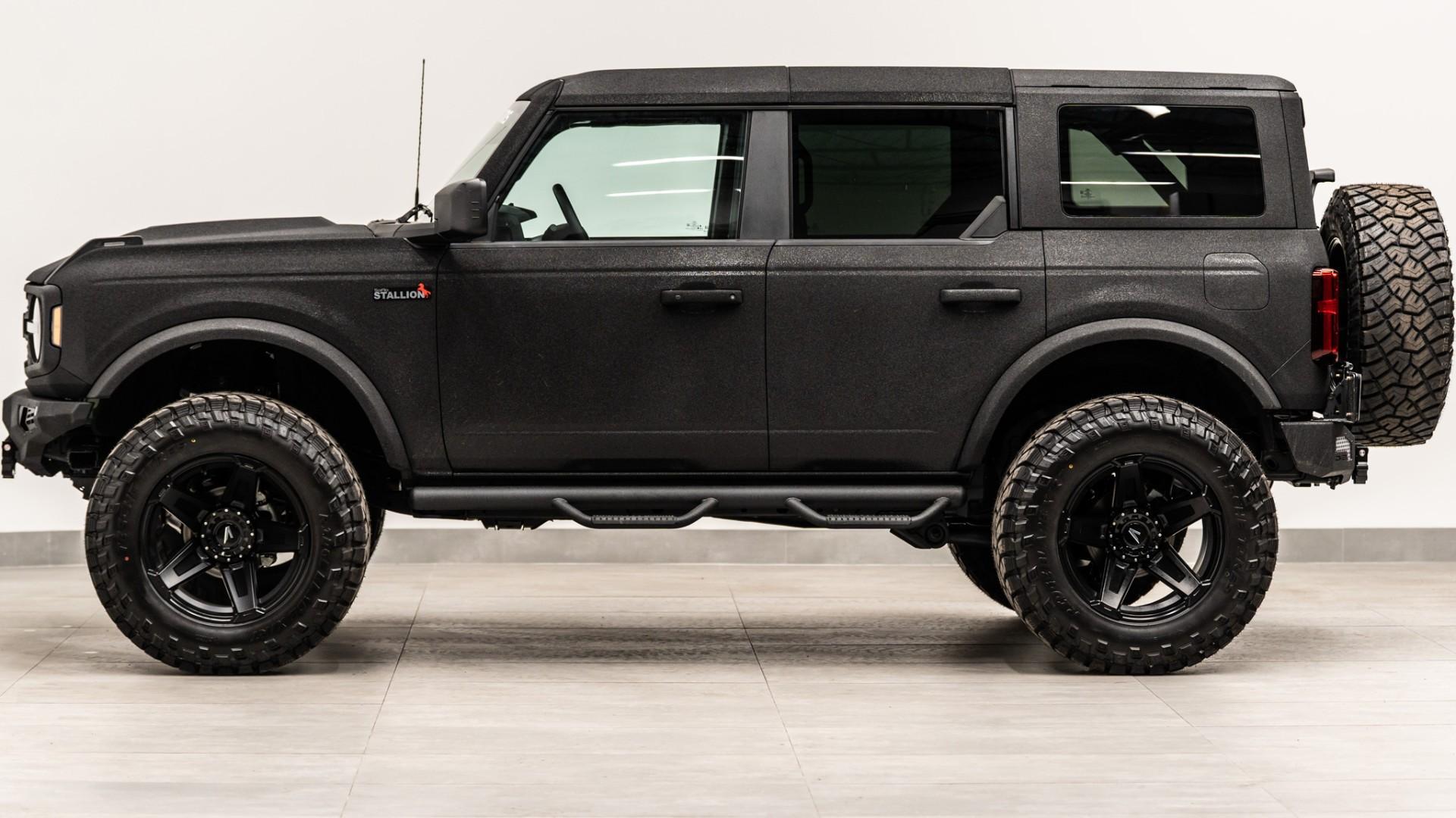2025 FORD BRONCO in Black, photo 12 of 57