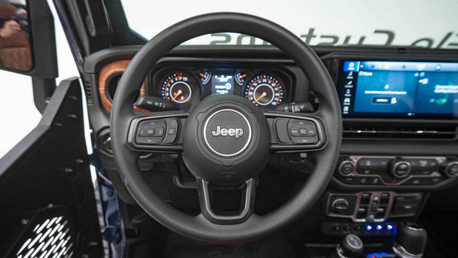 2025 JEEP GLADIATOR in Navy, photo 24 of 31