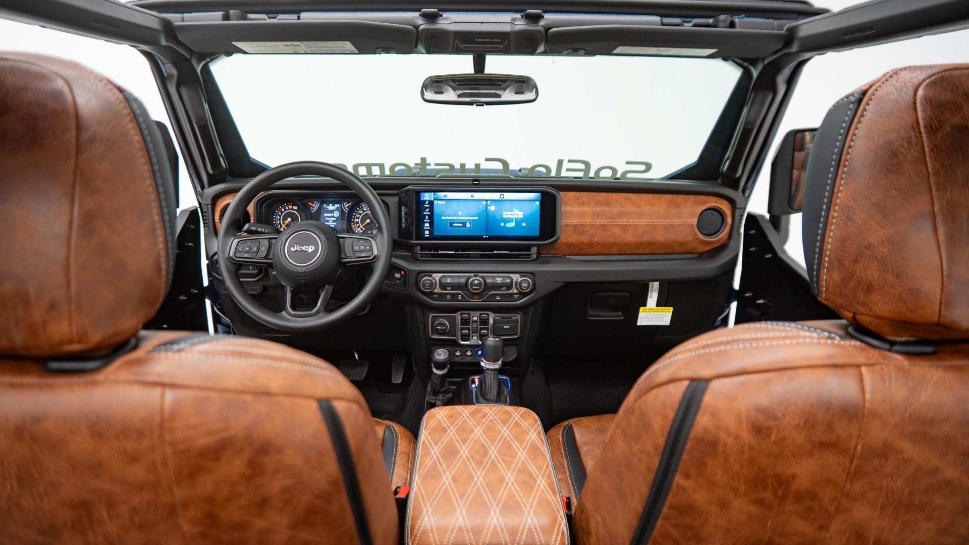 2025 JEEP GLADIATOR in Navy, photo 2 of 31
