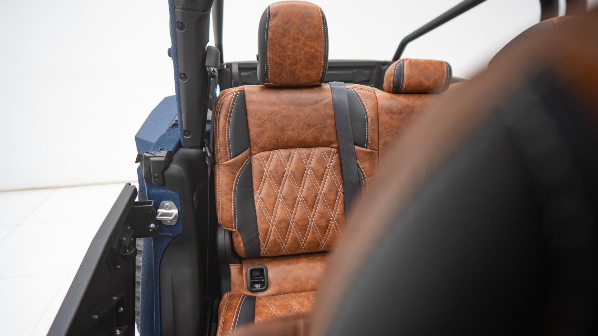 2025 JEEP GLADIATOR in Navy, photo 17 of 31
