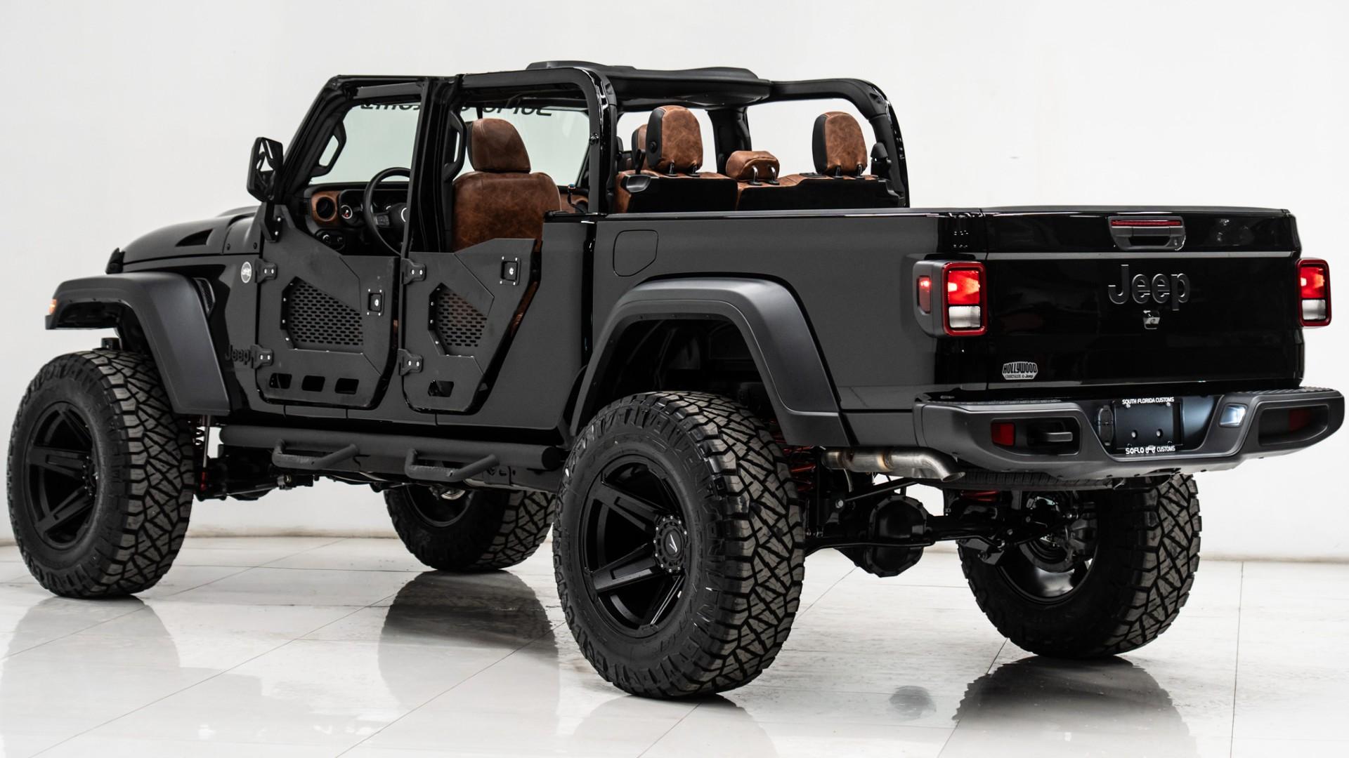 2025 JEEP GLADIATOR in Black, photo 12 of 59