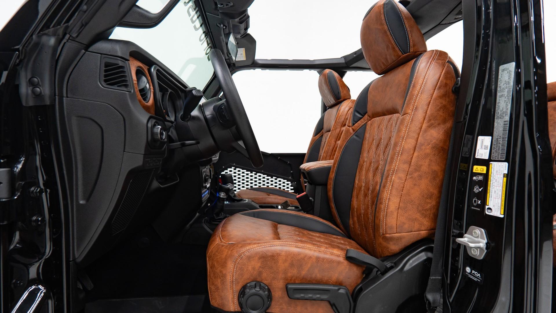 2025 JEEP GLADIATOR in Black, photo 24 of 59