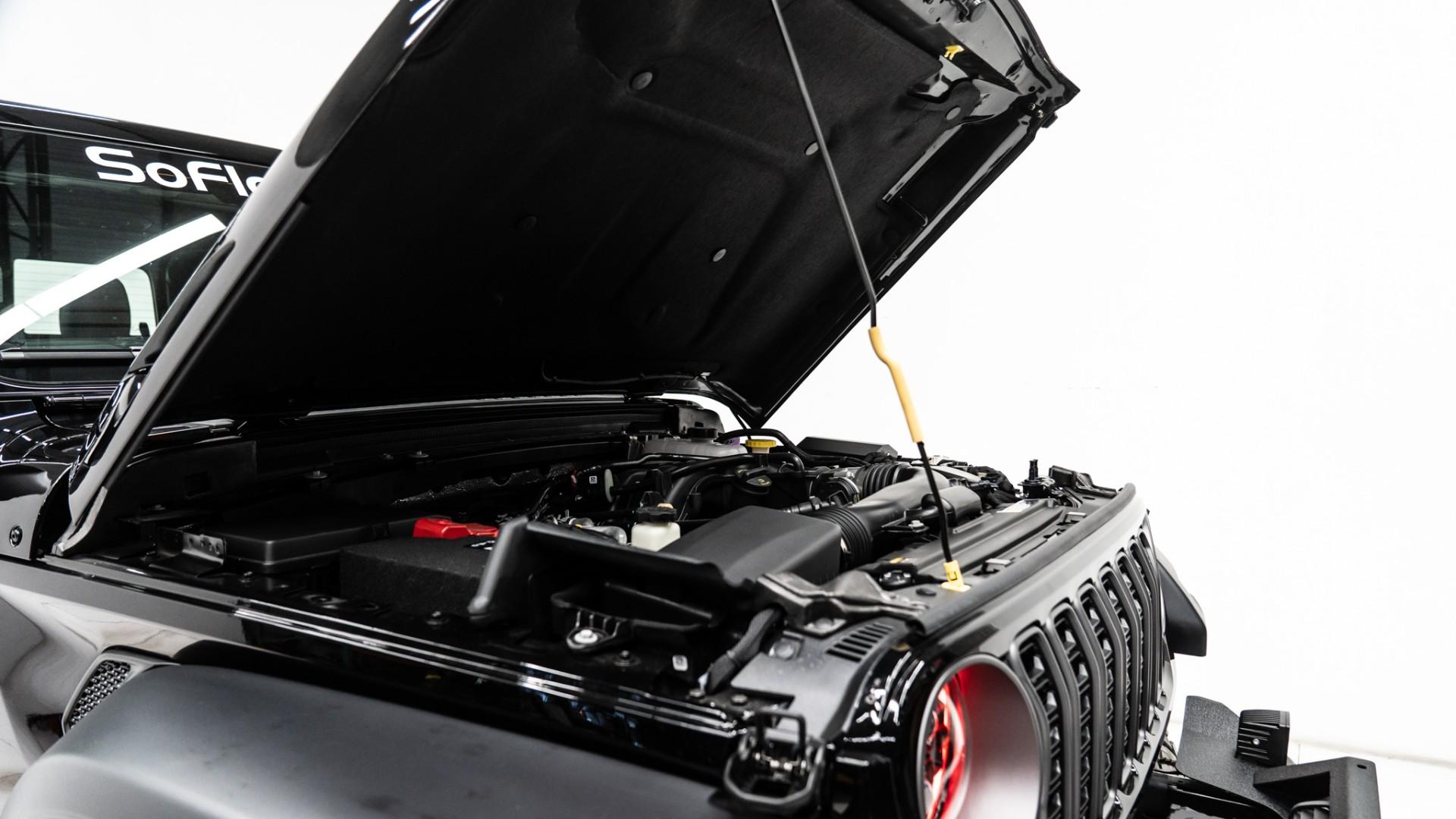 2025 JEEP GLADIATOR in Black, photo 32 of 59