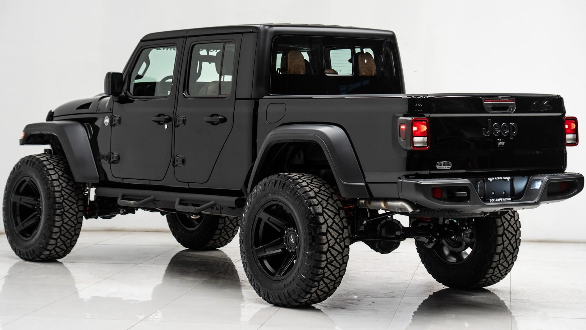 2025 JEEP GLADIATOR in Black, photo 10 of 59