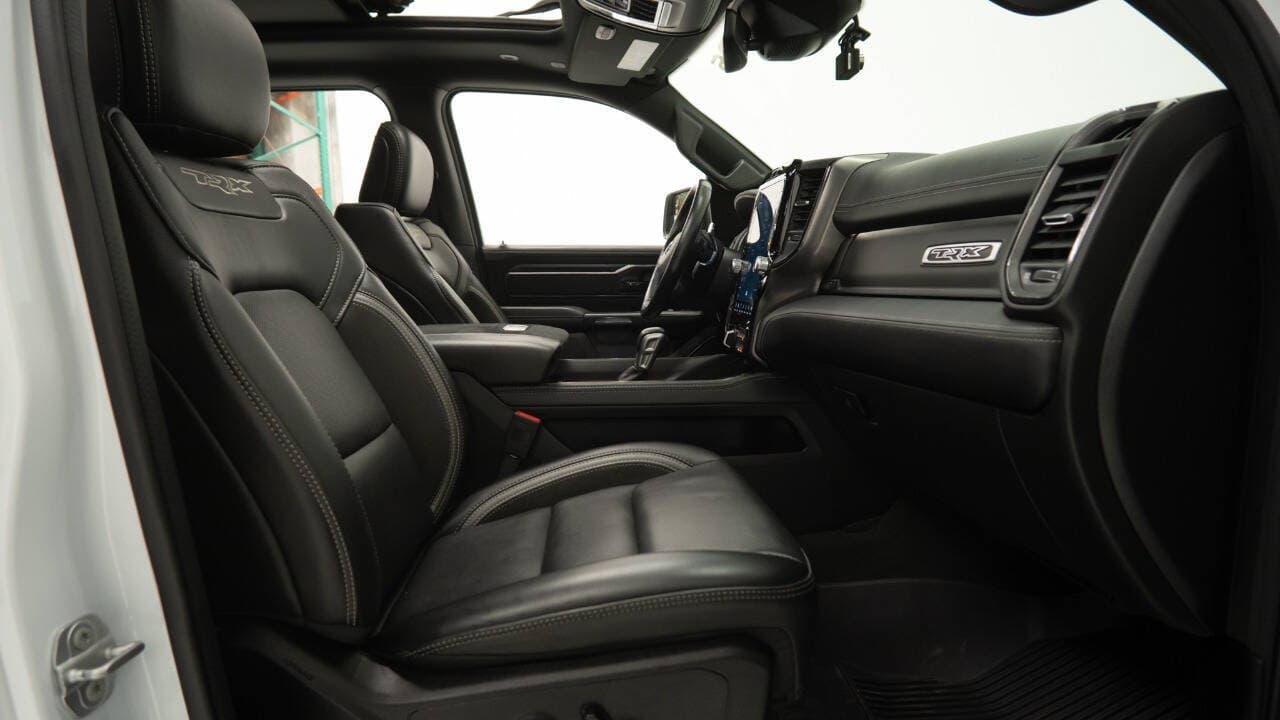 2024 RAM TRX in BRIGHT WHITE CLEARCOAT, photo 32 of 34